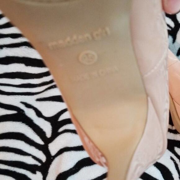 Beige patent round toe platform stilettos - Picture 3 of 4